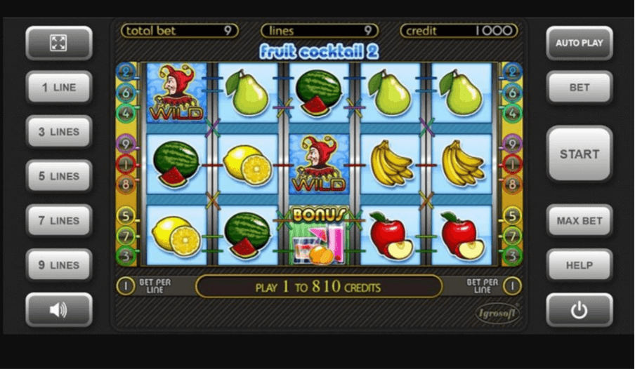 La interfaz de la tragaperras Fruit cocktail 2 incluye comodines y varias frutas, como pera y plátano.